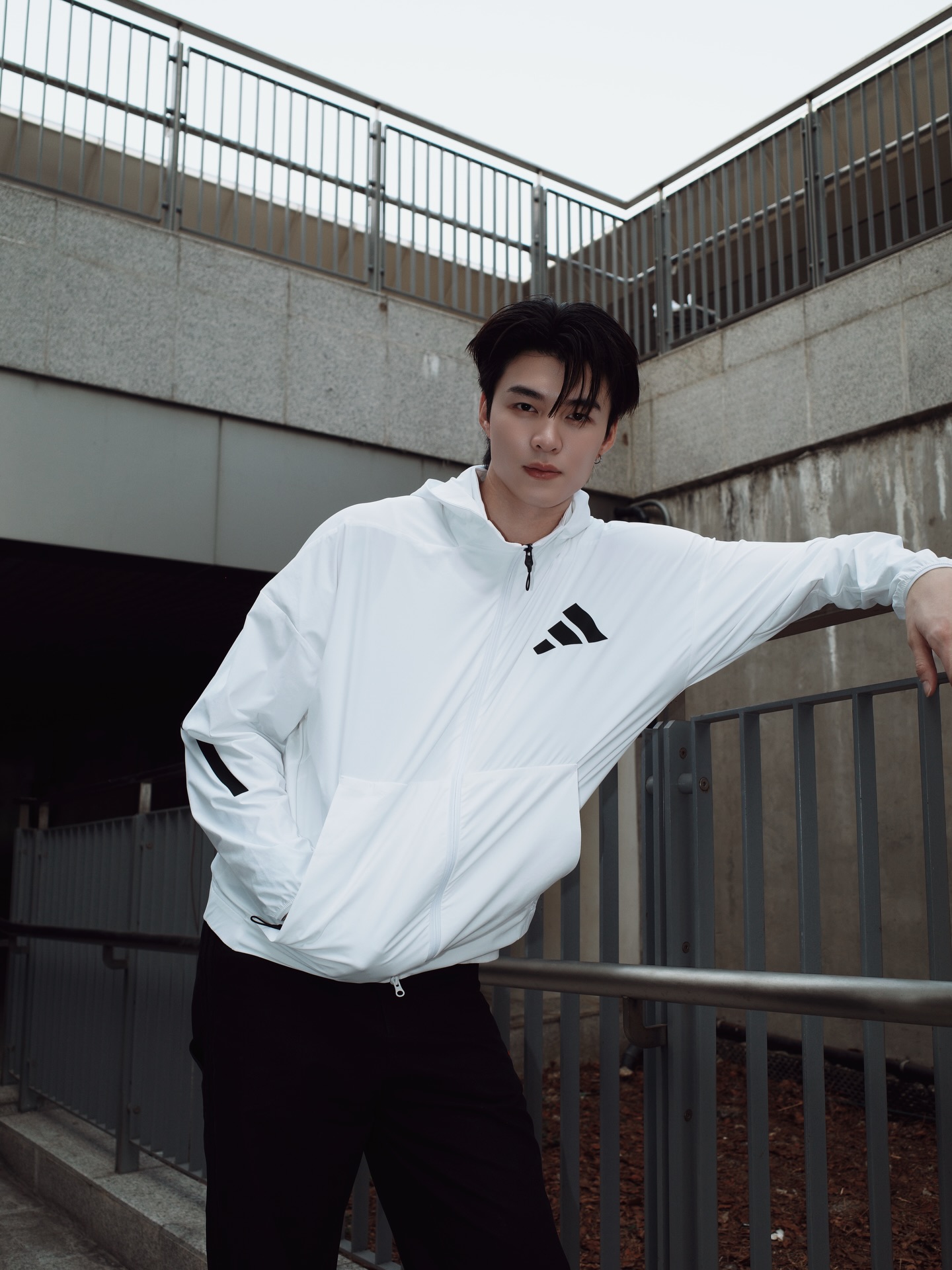 มีน - นิชคุณ ขจรบริรักษ์