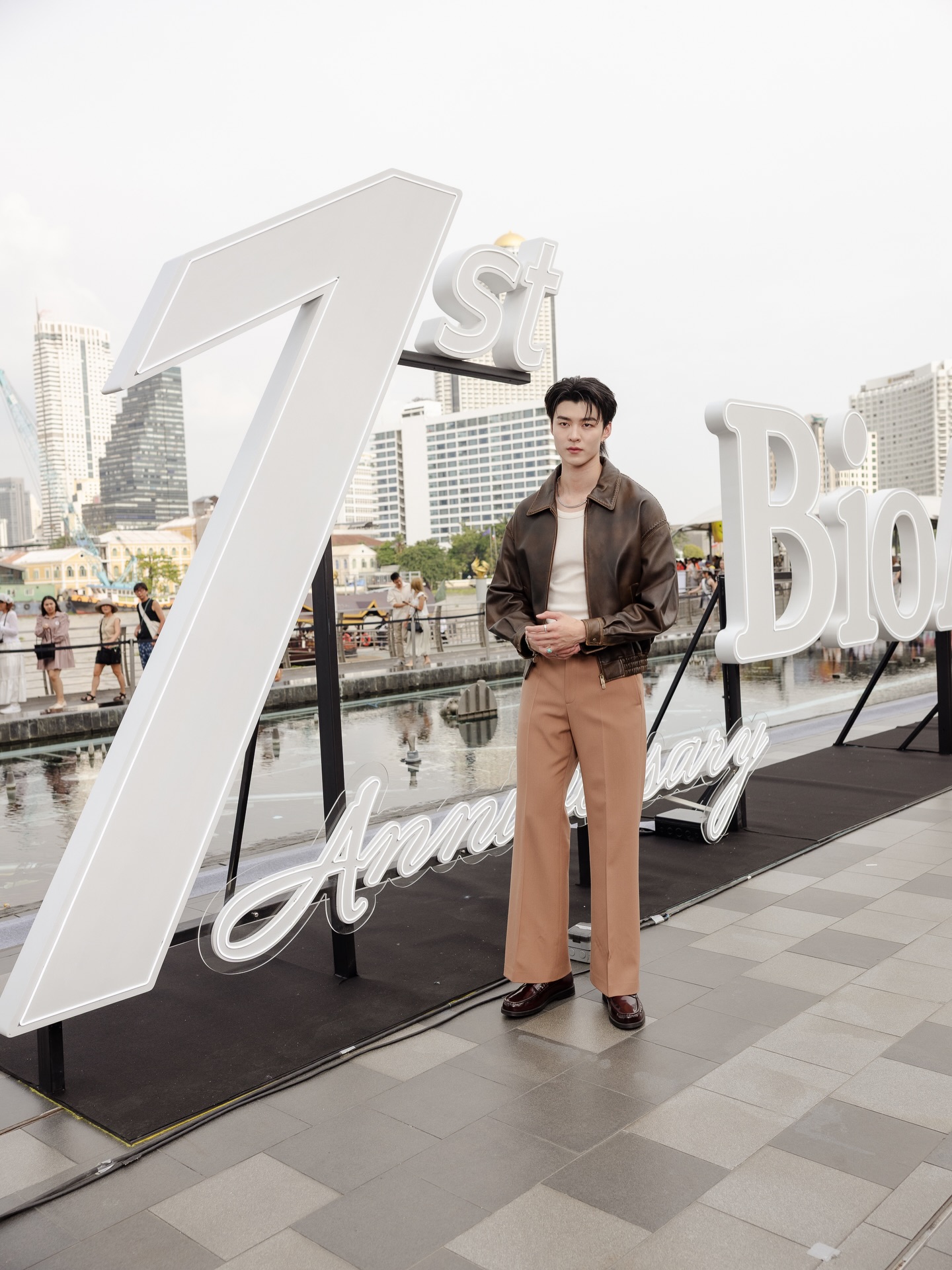 มีน - นิชคุณ ขจรบริรักษ์