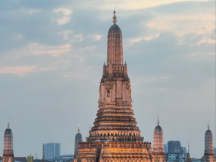 พีค - ภัทรศยา เครือสุวรรณศิริ