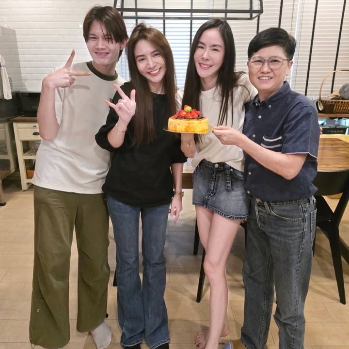 พีค - ภัทรศยา เครือสุวรรณศิริ