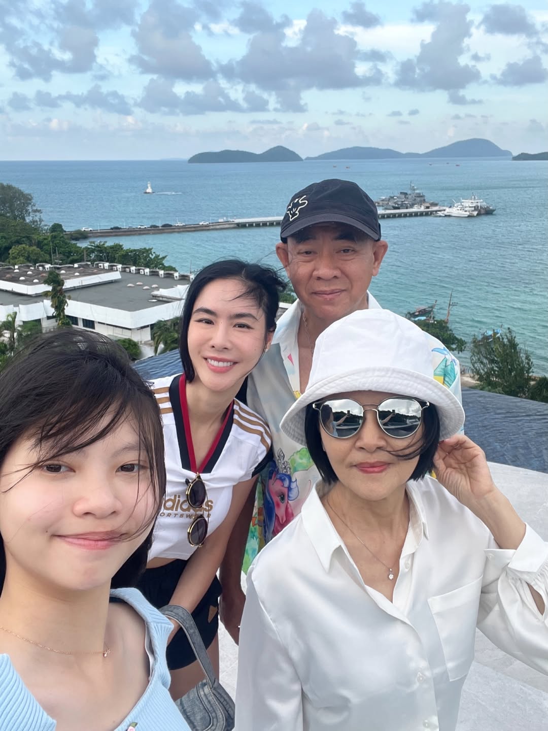 พีค - ภัทรศยา เครือสุวรรณศิริ
