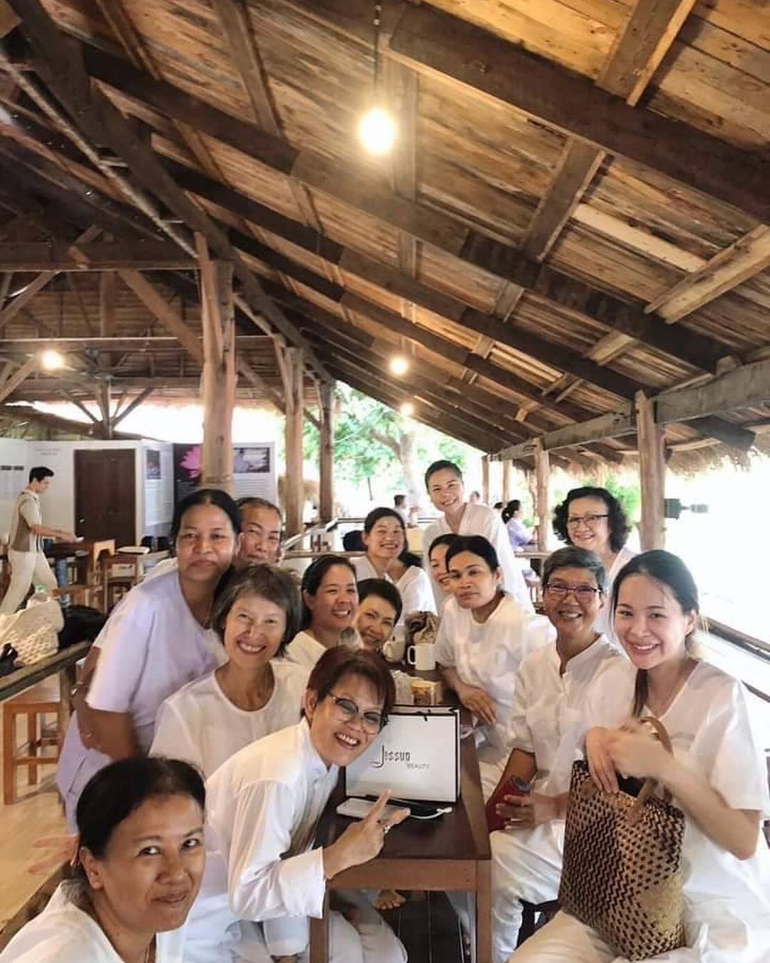 โบวี่ - อัฐมา ชีวนิชพันธ์