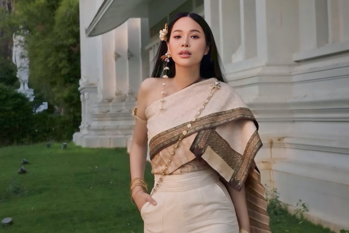 โบวี่ - อัฐมา ชีวนิชพันธ์