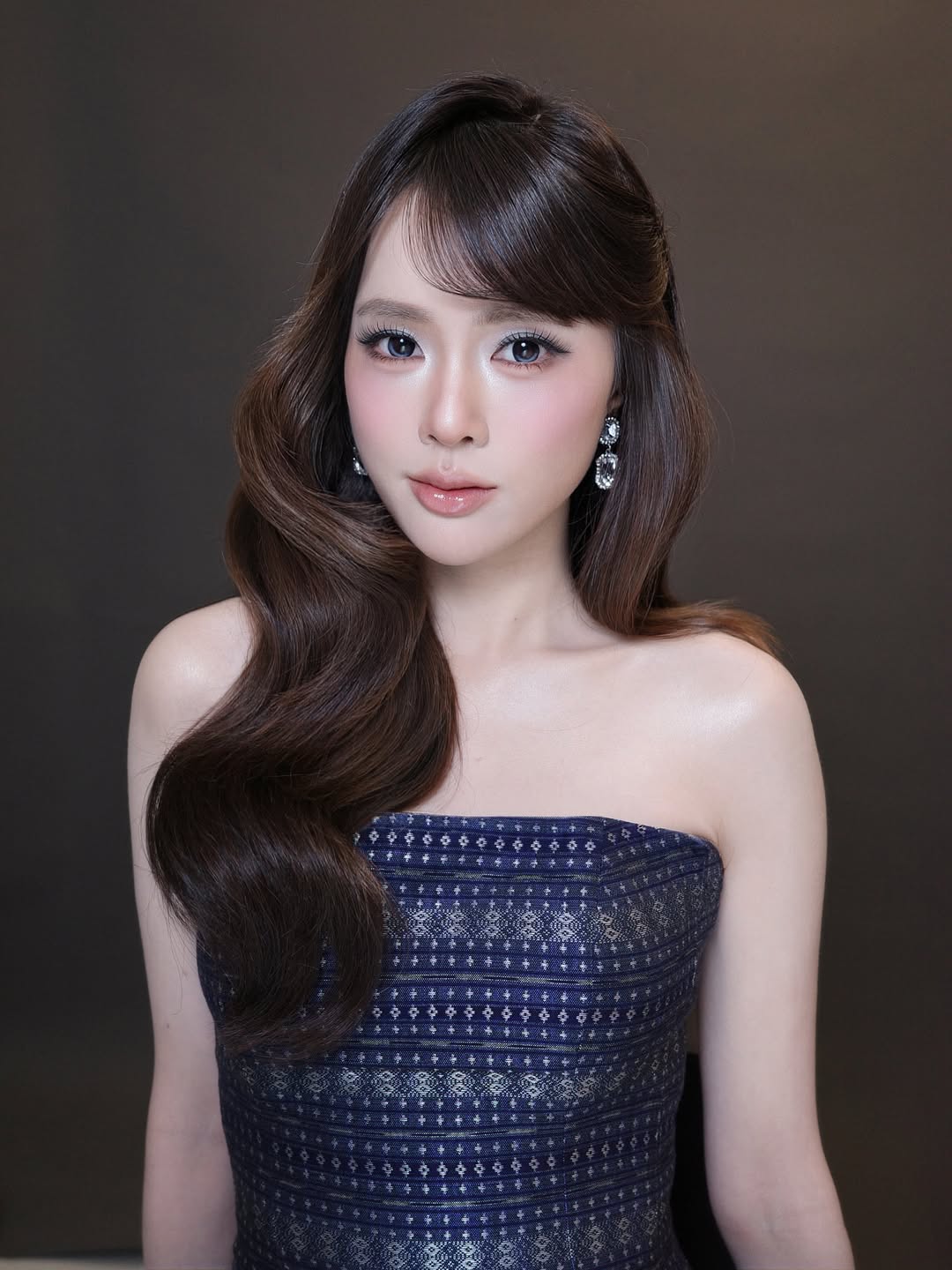 ออม - ปุณยวีร์ จึงเจริญ