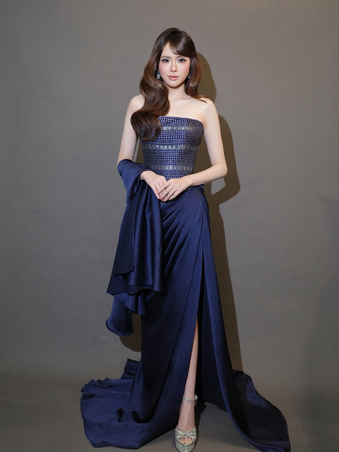 ออม - ปุณยวีร์ จึงเจริญ