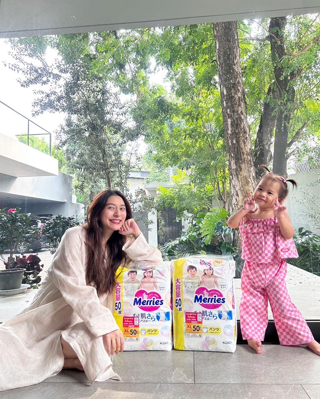 มิว - นิษฐา จิรยั่งยืน