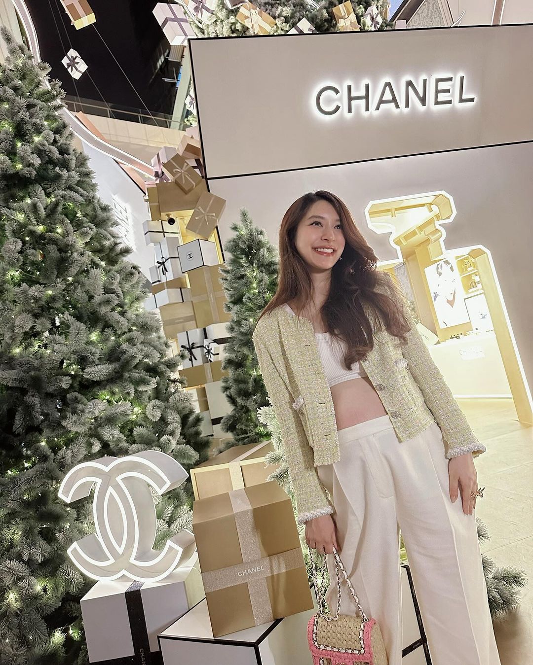มิว - นิษฐา จิรยั่งยืน