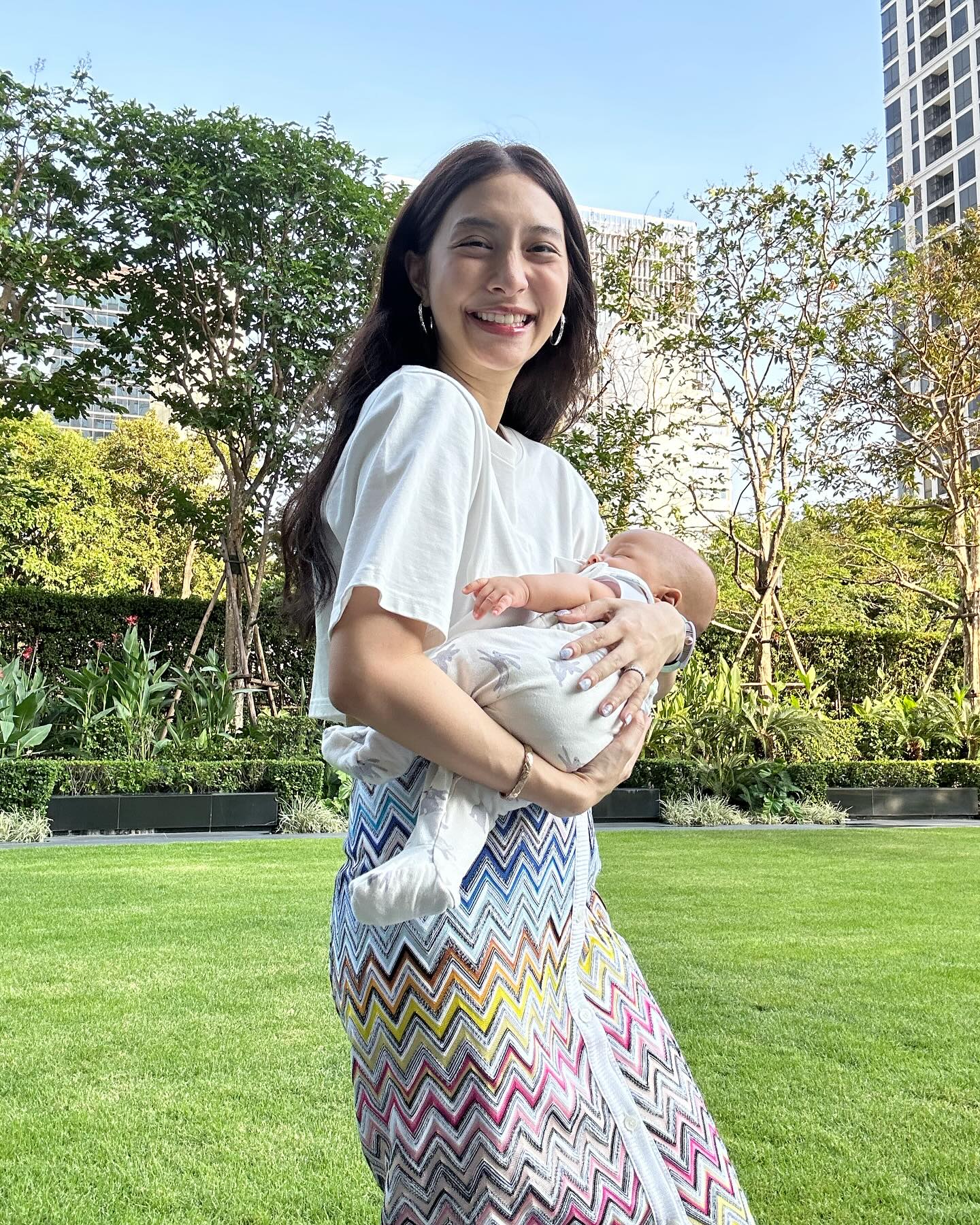 มิว - นิษฐา จิรยั่งยืน