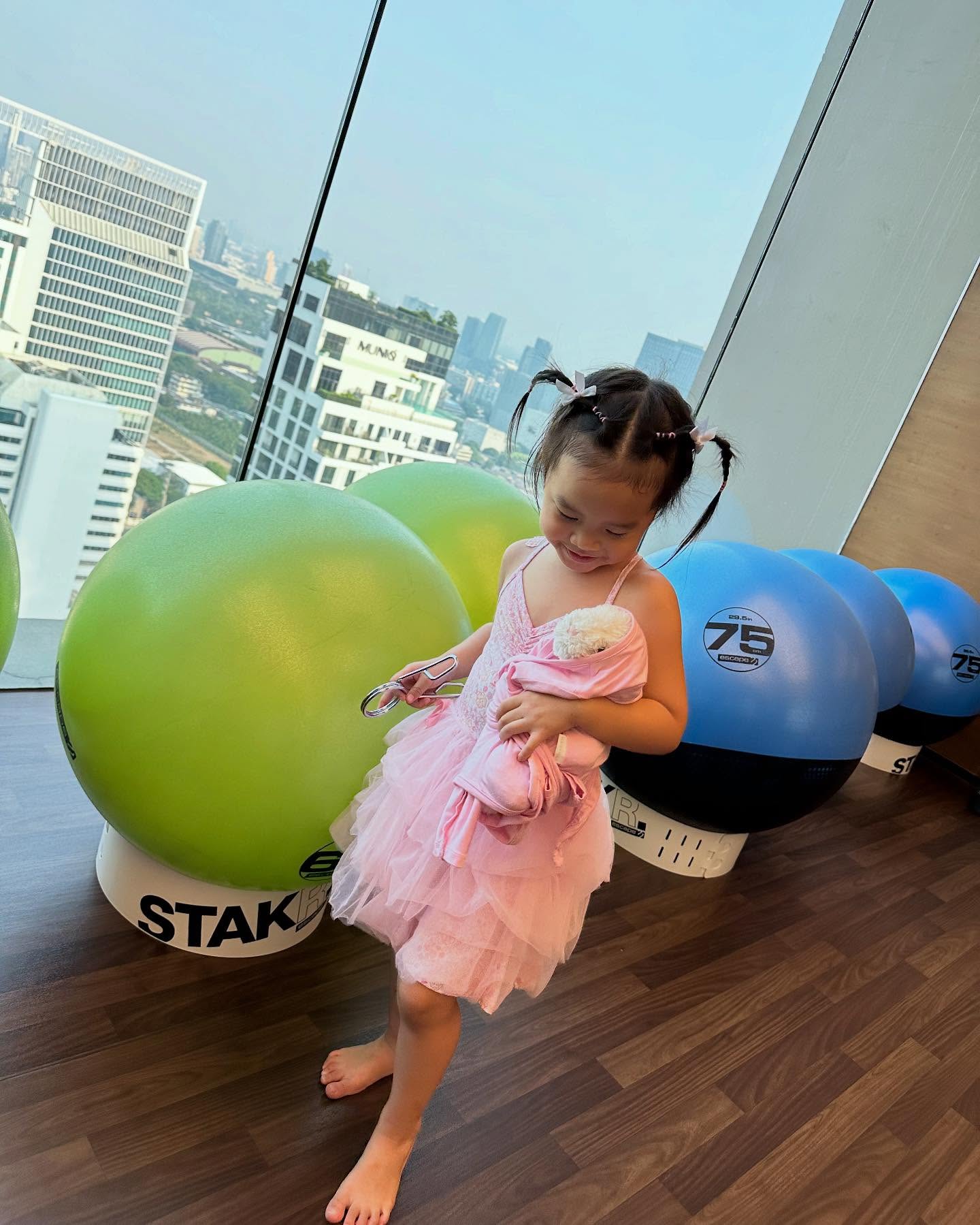 มิว - นิษฐา จิรยั่งยืน