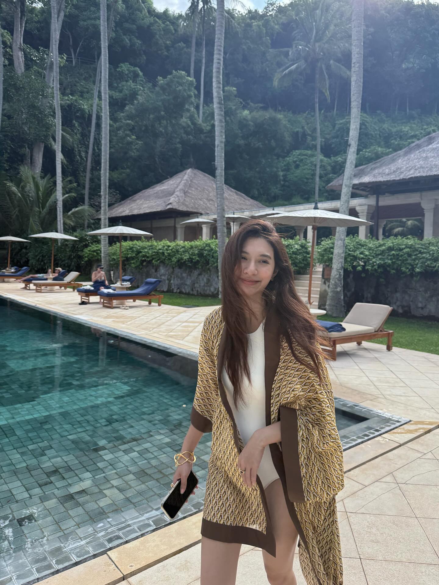 มิว - นิษฐา จิรยั่งยืน