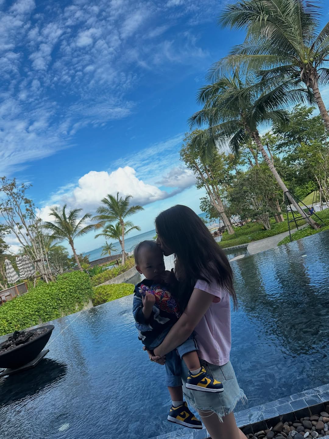 มิว - นิษฐา จิรยั่งยืน