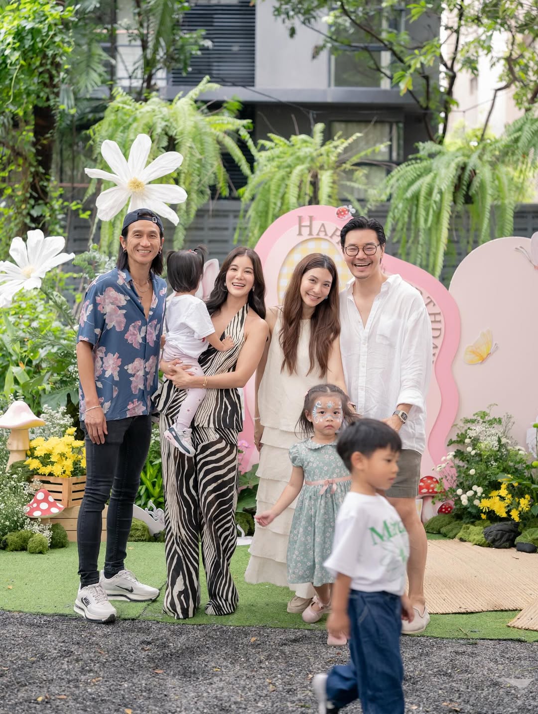 มิว - นิษฐา จิรยั่งยืน
