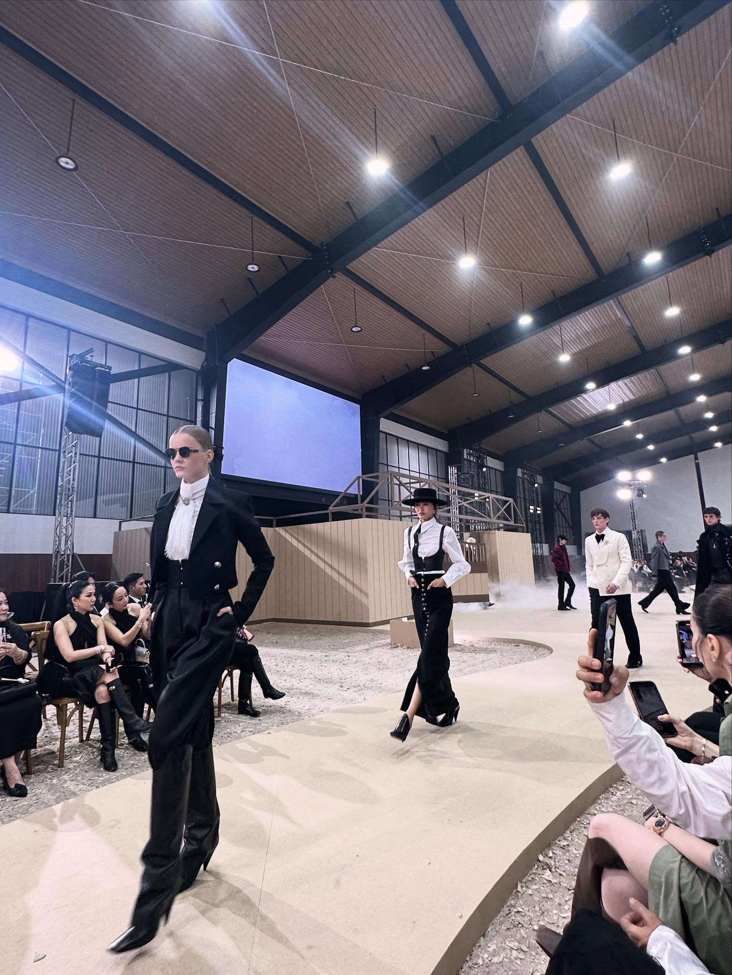 มิว - นิษฐา จิรยั่งยืน