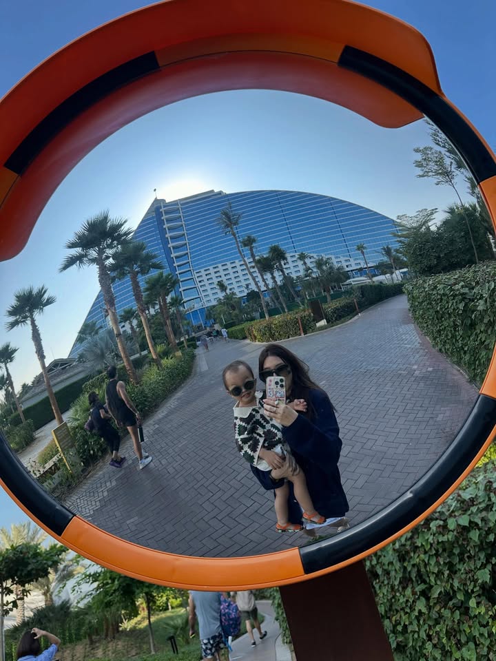 มิว - นิษฐา จิรยั่งยืน