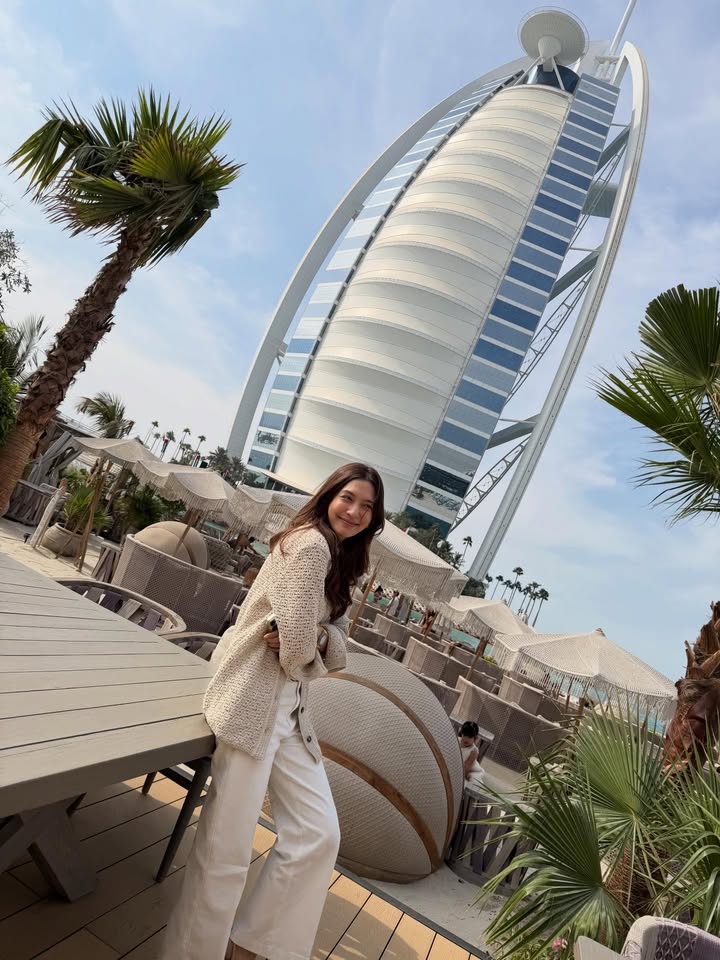 มิว - นิษฐา จิรยั่งยืน