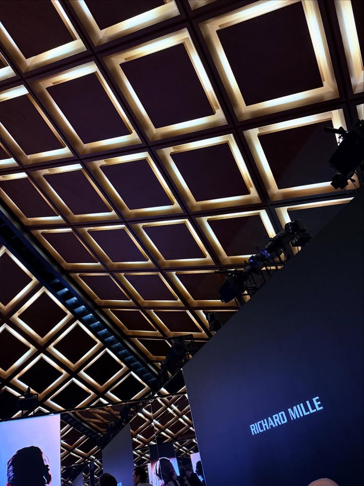 มิว - นิษฐา จิรยั่งยืน