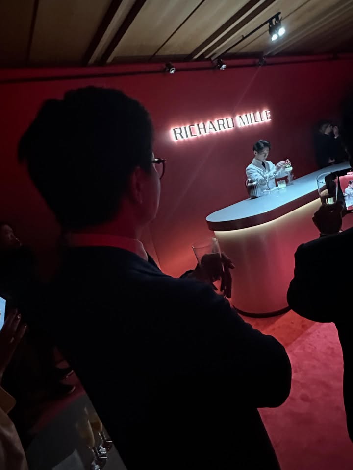 มิว - นิษฐา จิรยั่งยืน