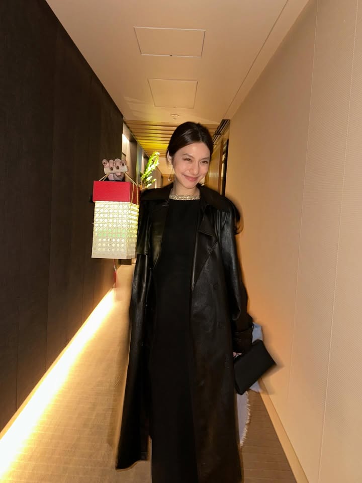 มิว - นิษฐา จิรยั่งยืน