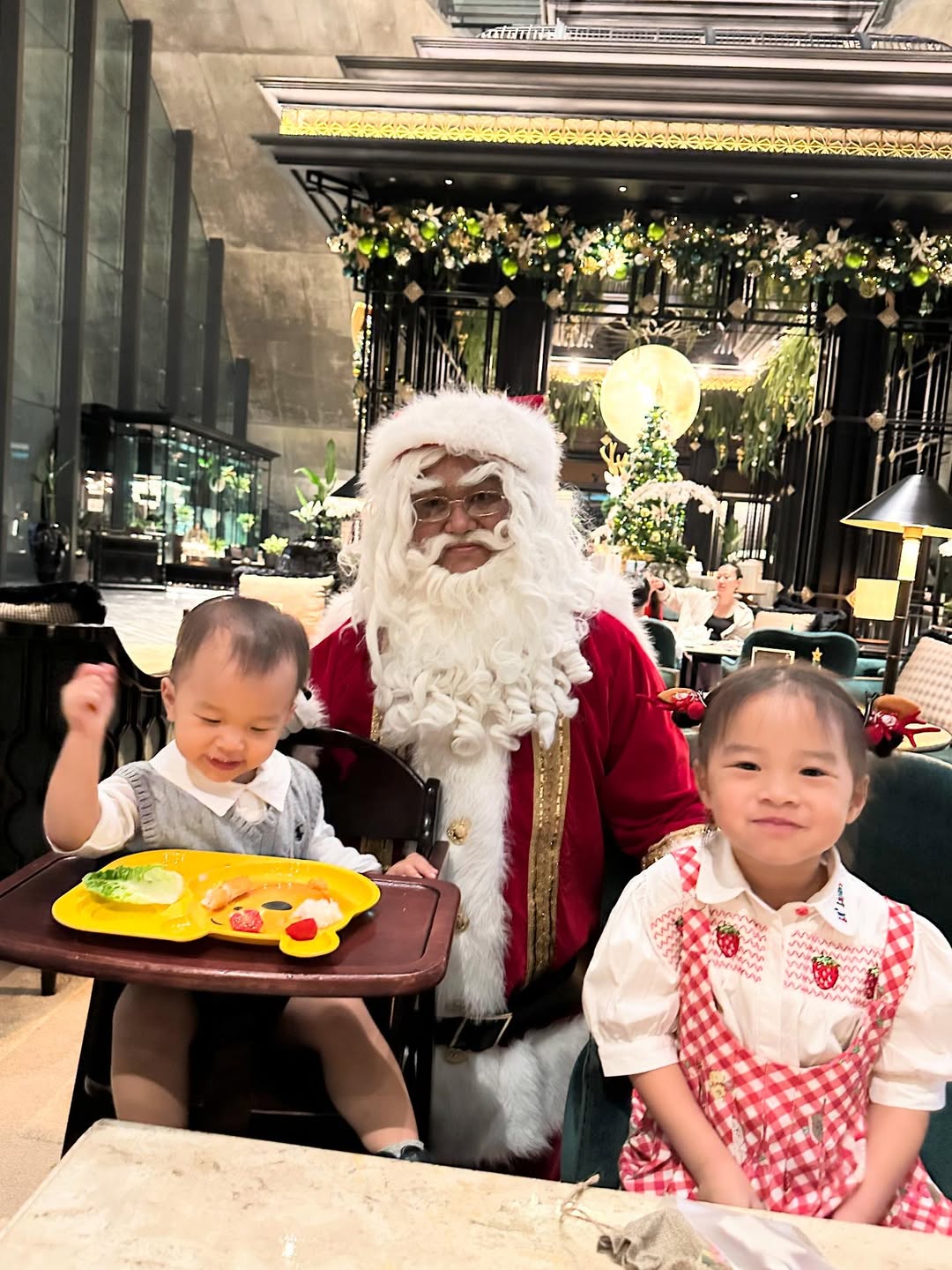 มิว - นิษฐา จิรยั่งยืน