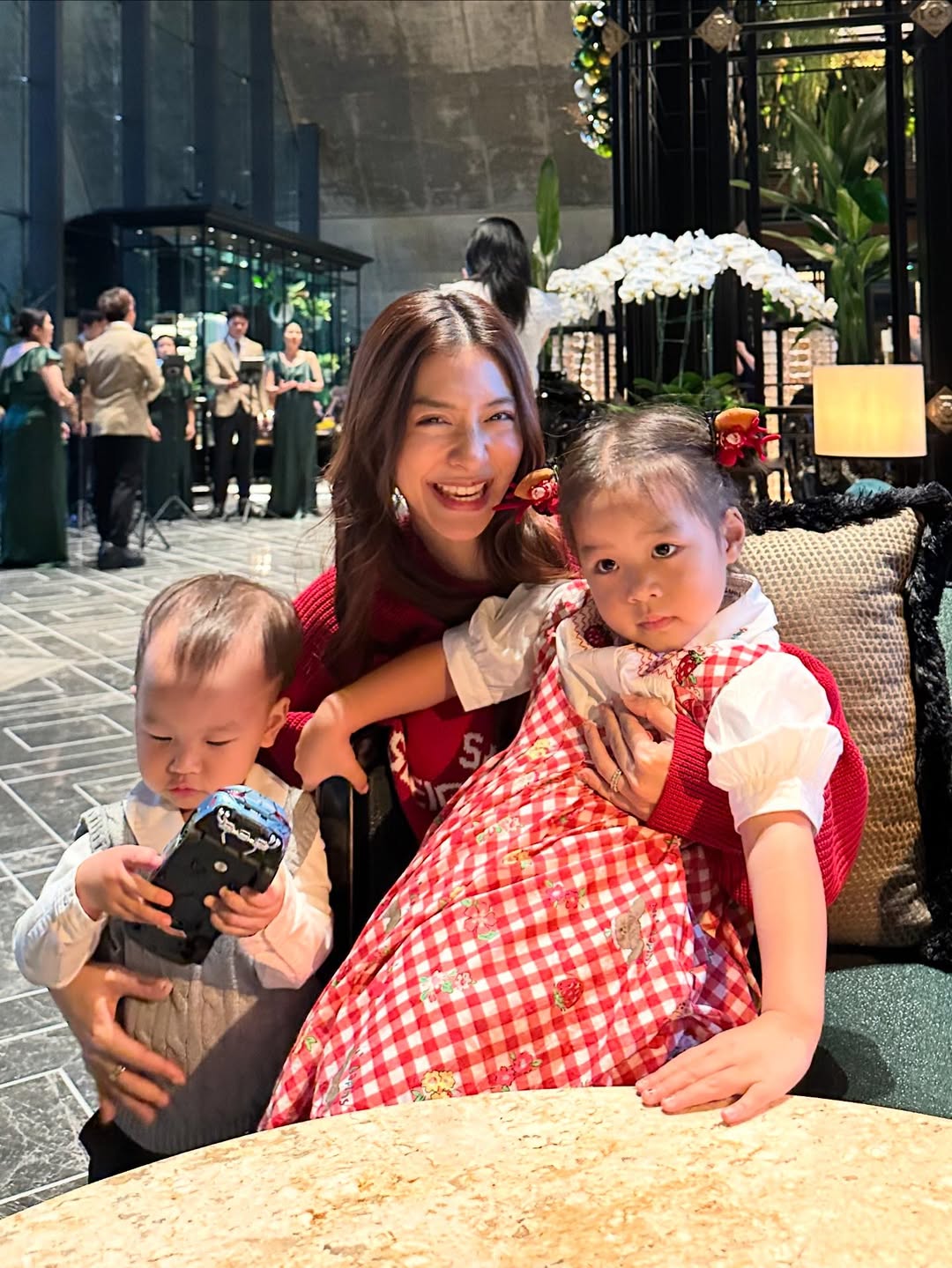 มิว - นิษฐา จิรยั่งยืน