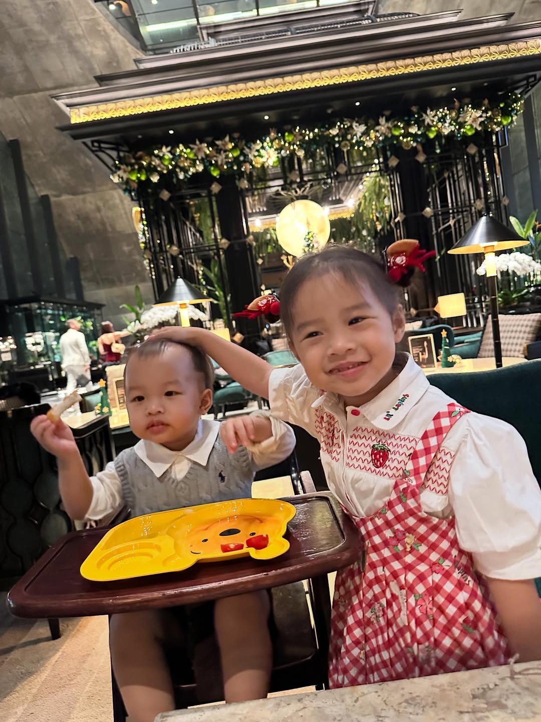 มิว - นิษฐา จิรยั่งยืน