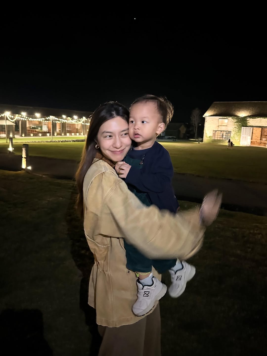 มิว - นิษฐา จิรยั่งยืน