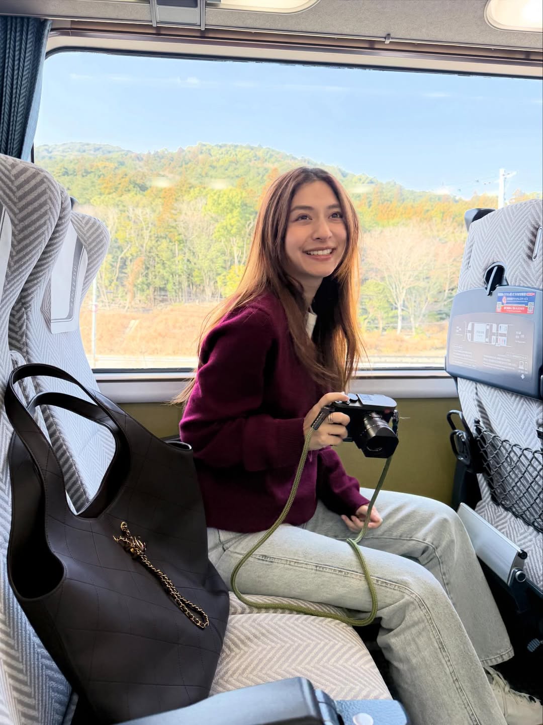 มิว - นิษฐา จิรยั่งยืน