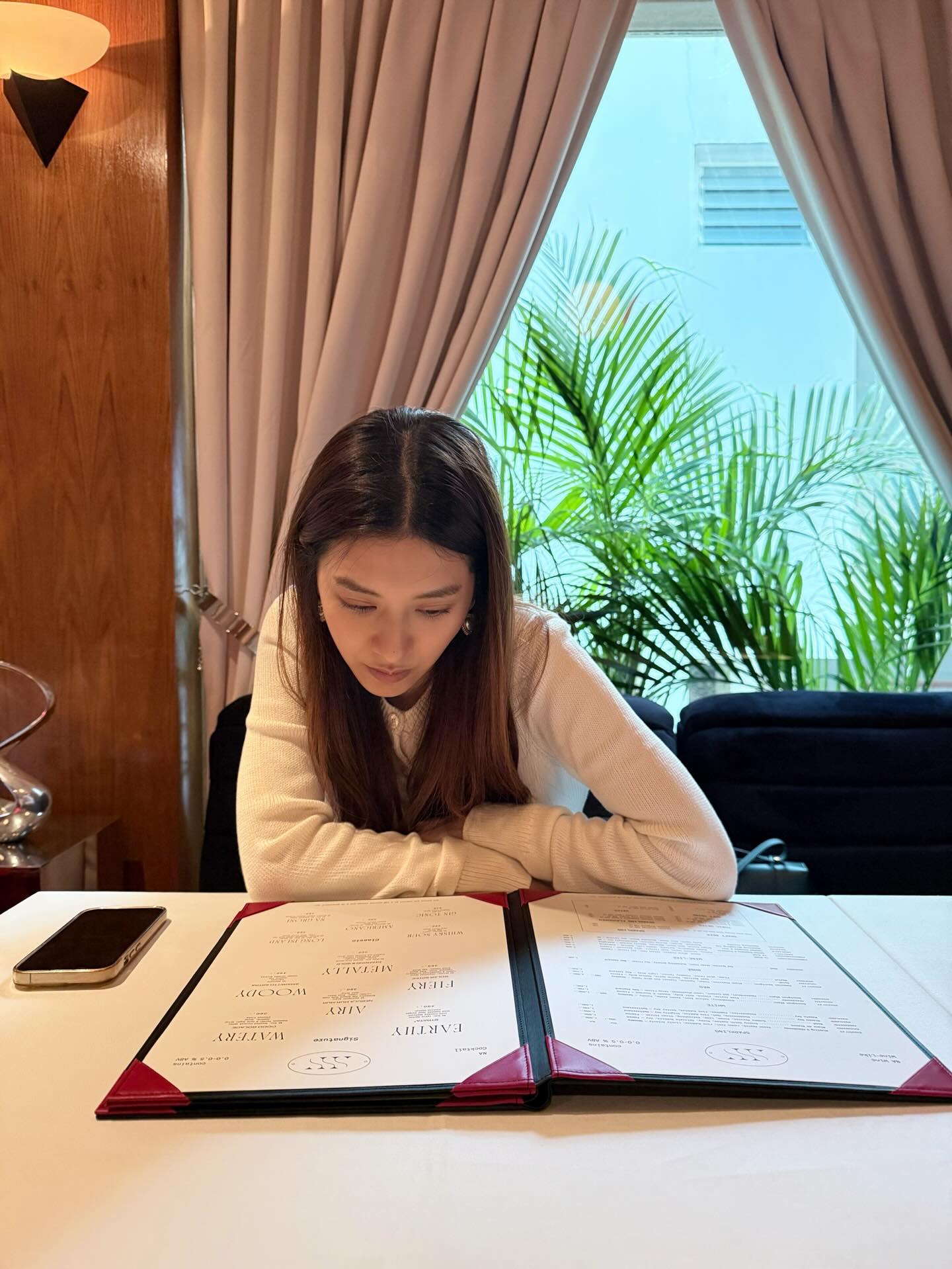 มิว - นิษฐา จิรยั่งยืน