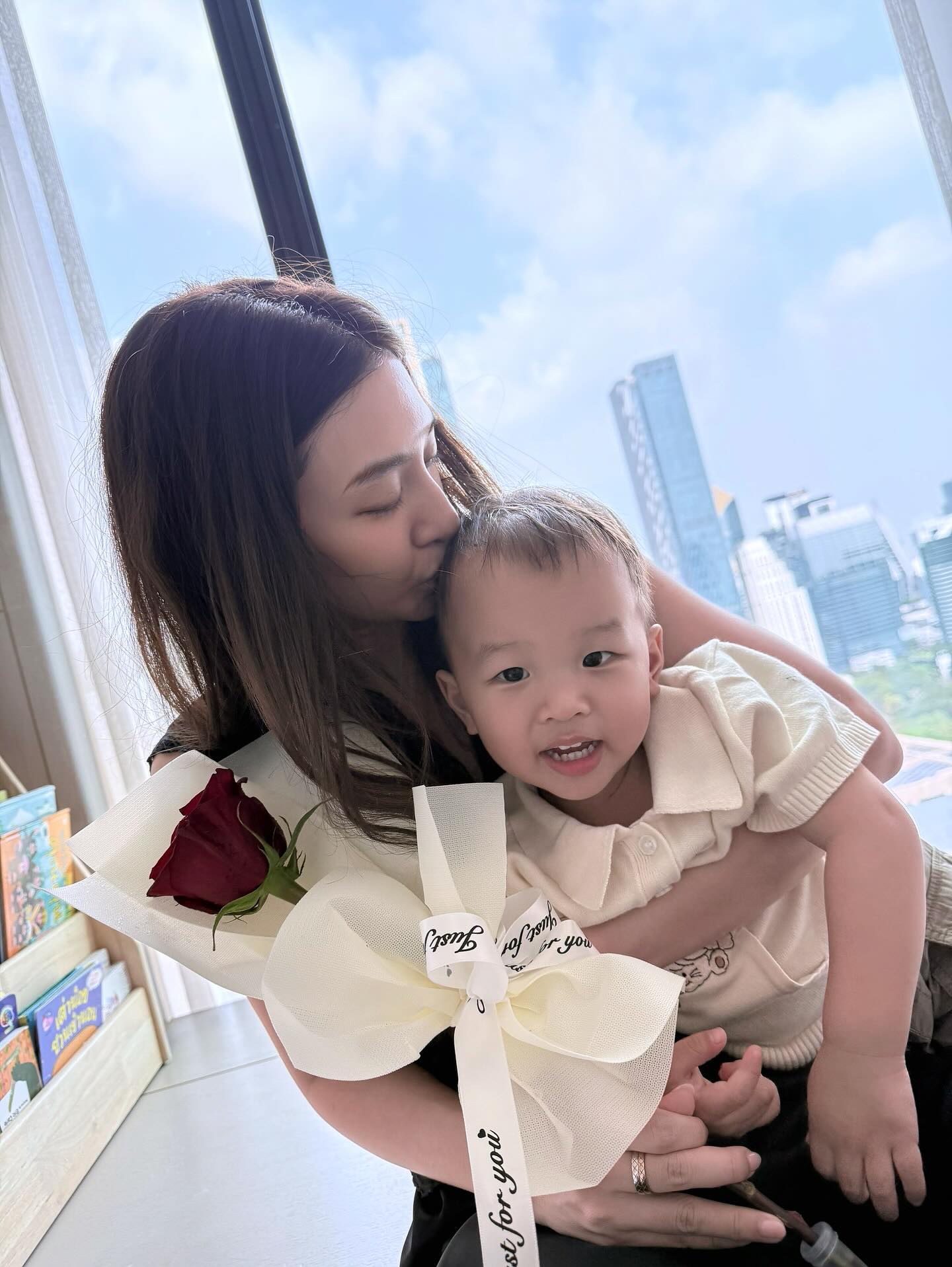 มิว - นิษฐา จิรยั่งยืน