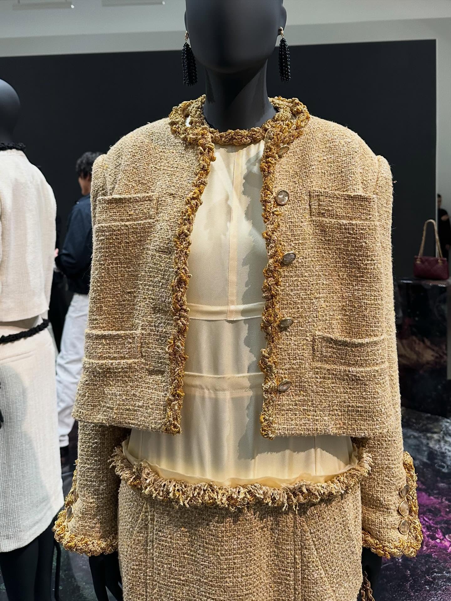 มิว - นิษฐา จิรยั่งยืน