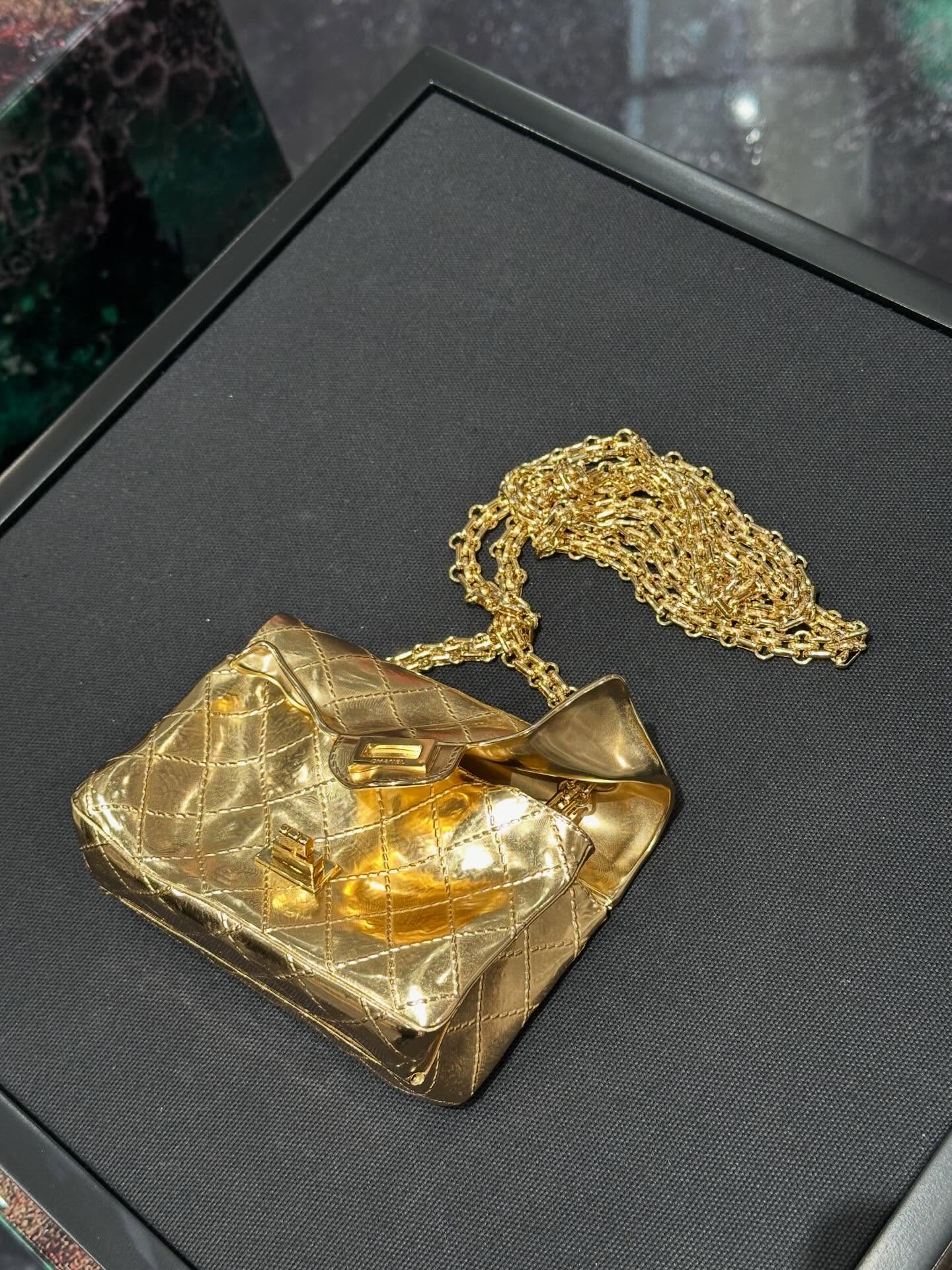 มิว - นิษฐา จิรยั่งยืน