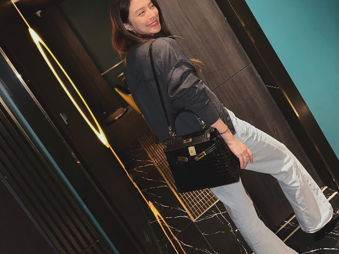 มิว - นิษฐา จิรยั่งยืน