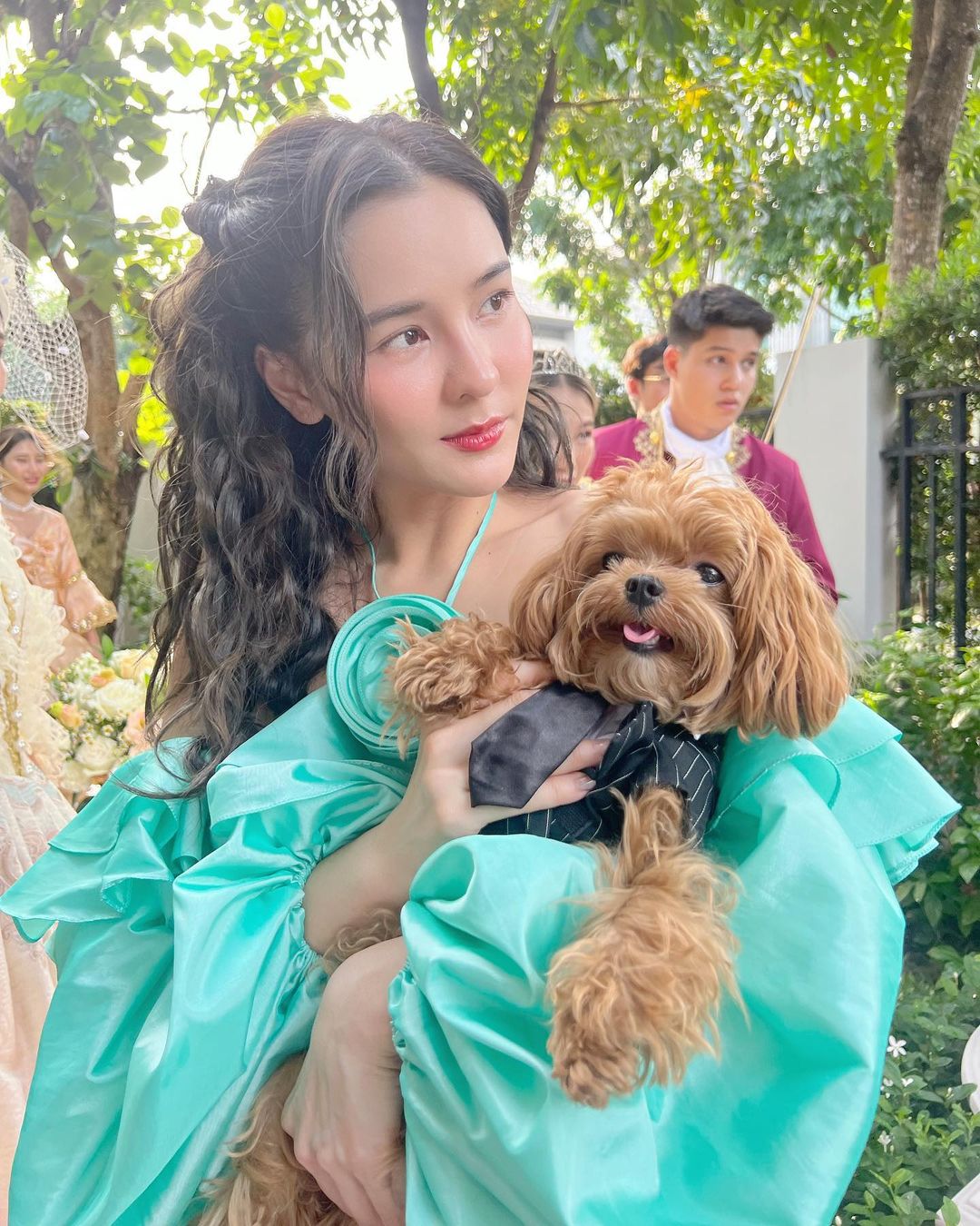 ออม - สุชาร์ มานะยิ่ง
