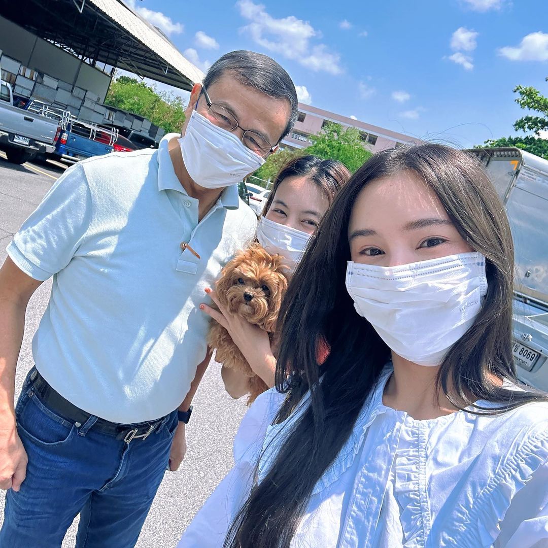 ออม - สุชาร์ มานะยิ่ง