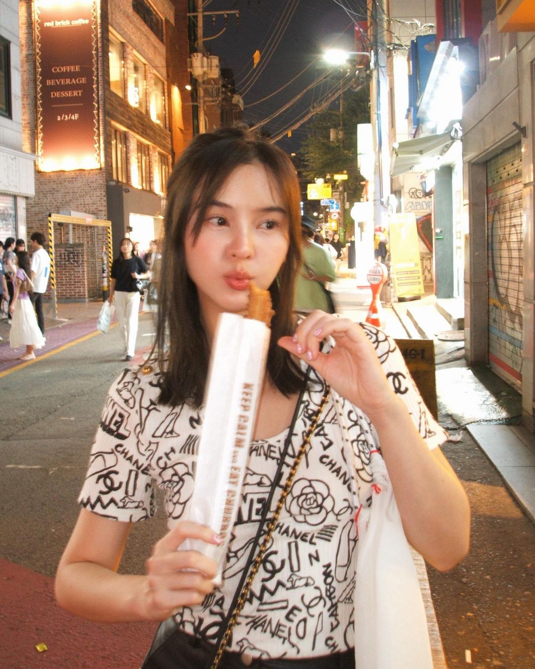 ออม - สุชาร์ มานะยิ่ง