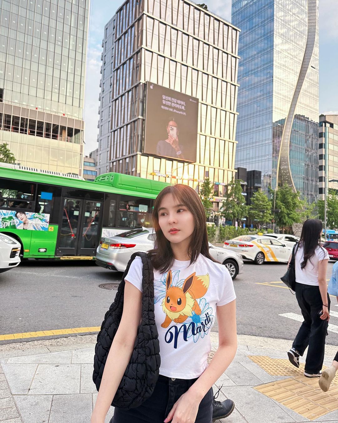 ออม - สุชาร์ มานะยิ่ง