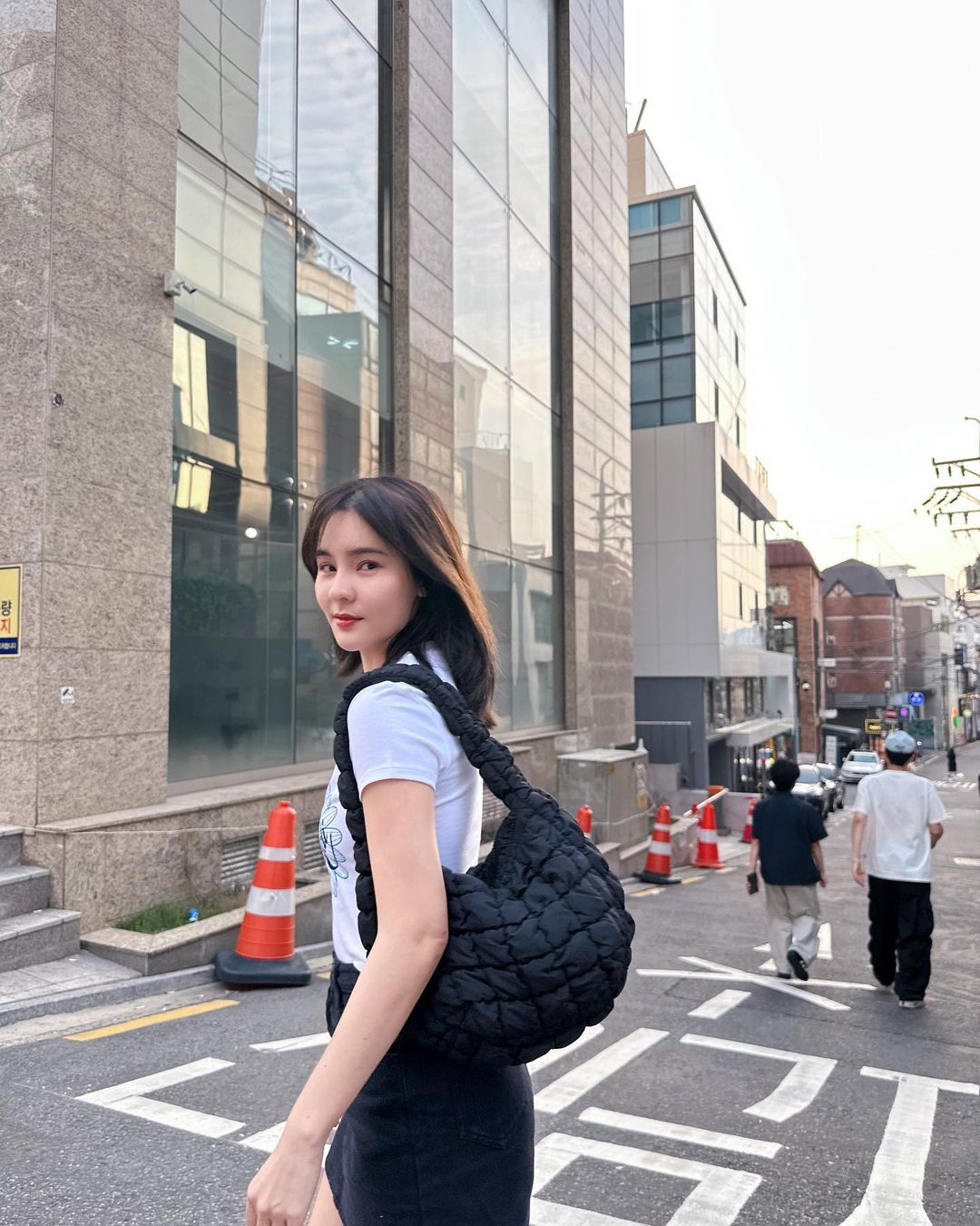 ออม - สุชาร์ มานะยิ่ง