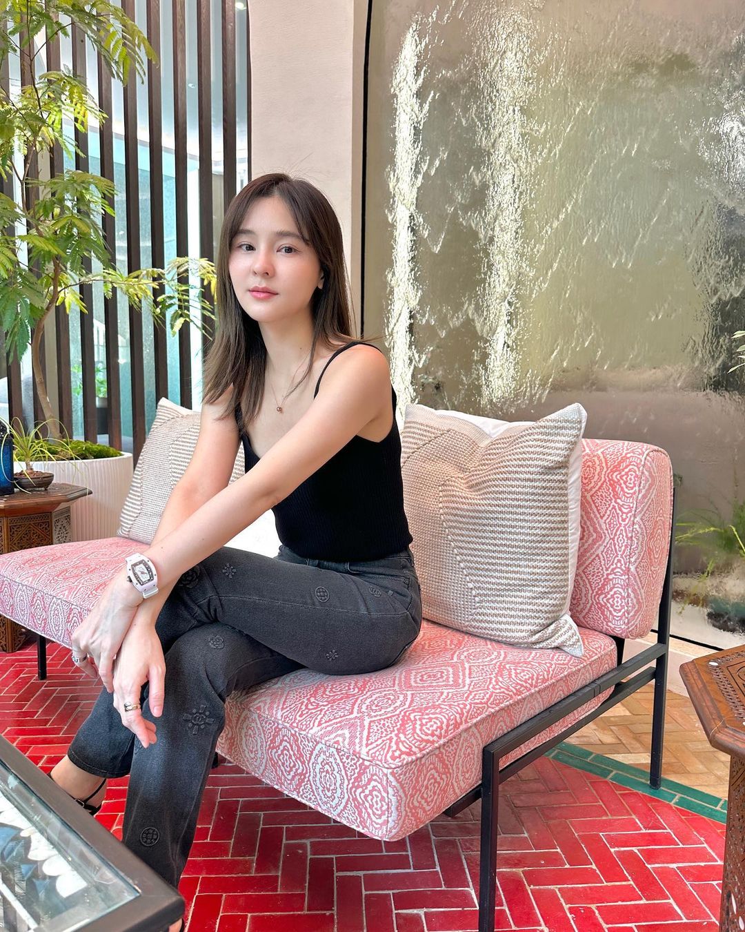 ออม - สุชาร์ มานะยิ่ง