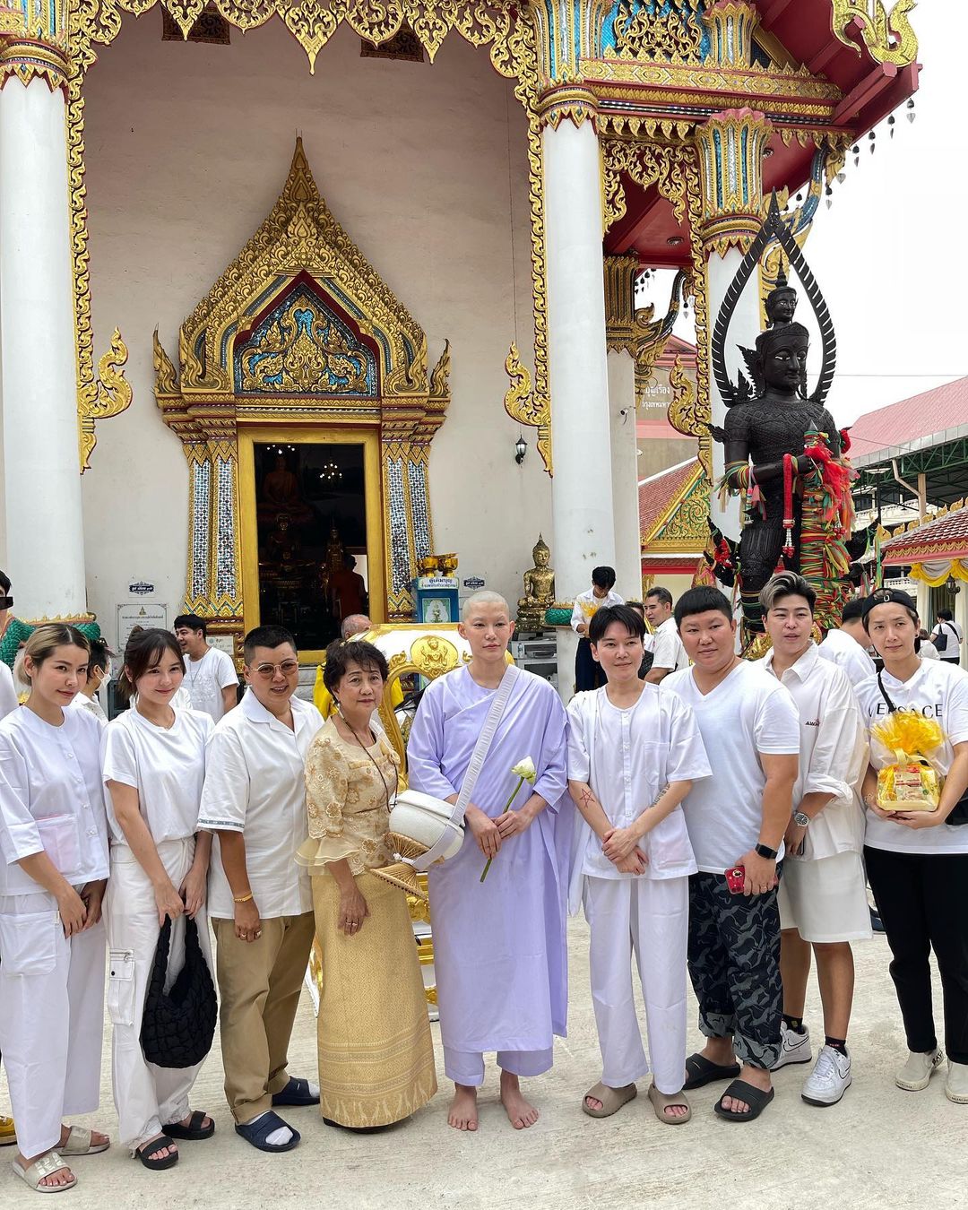 ออม - สุชาร์ มานะยิ่ง