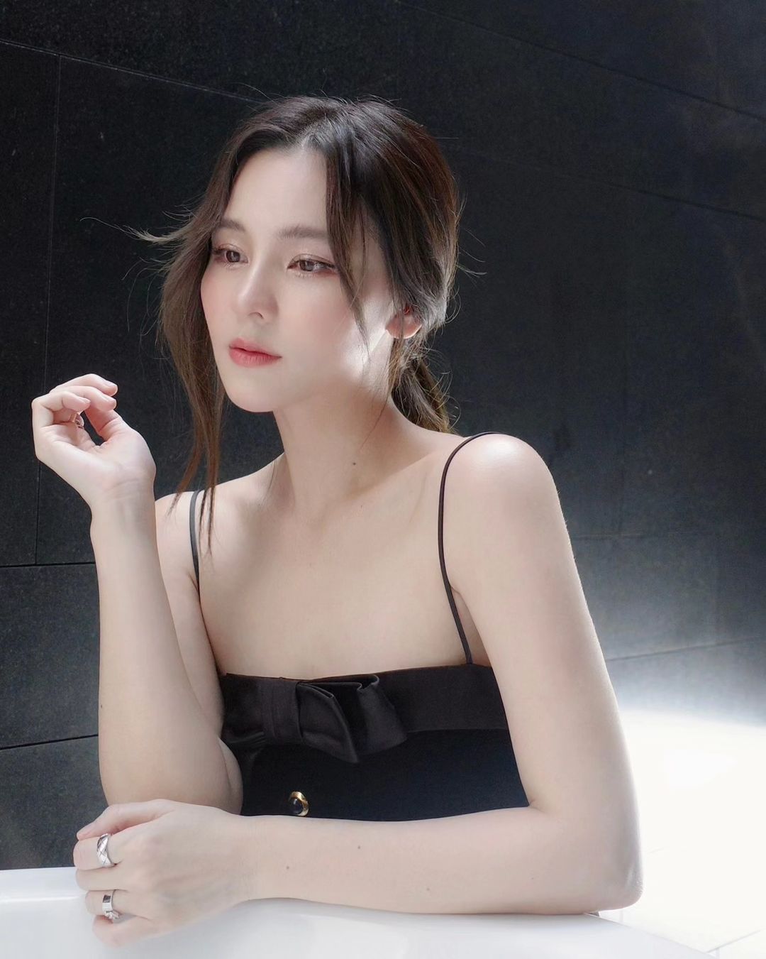 ออม - สุชาร์ มานะยิ่ง