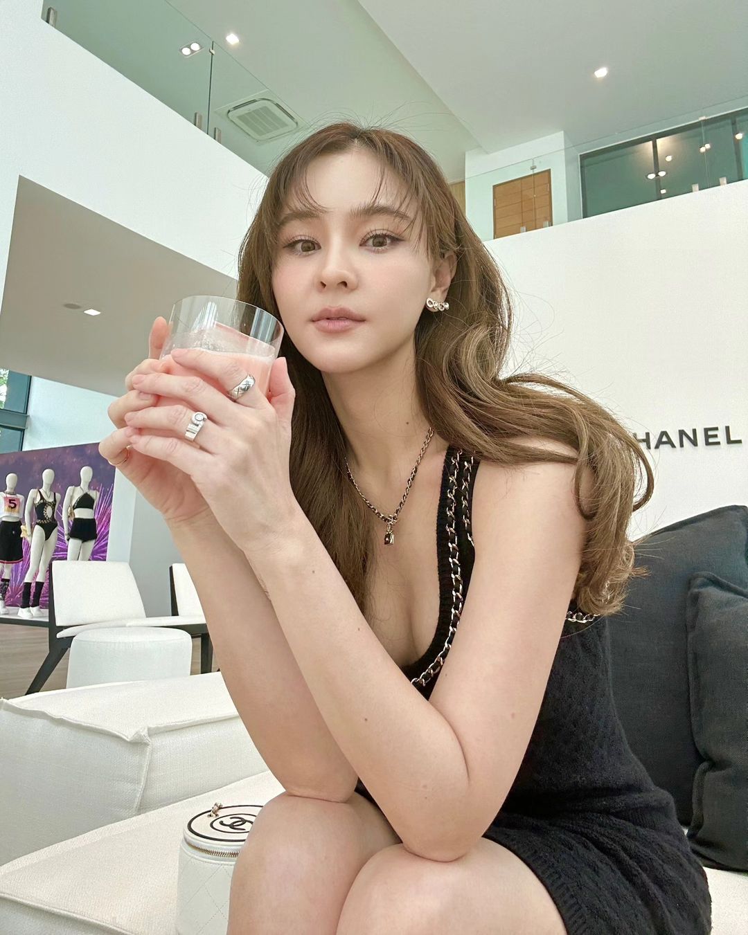 ออม - สุชาร์ มานะยิ่ง
