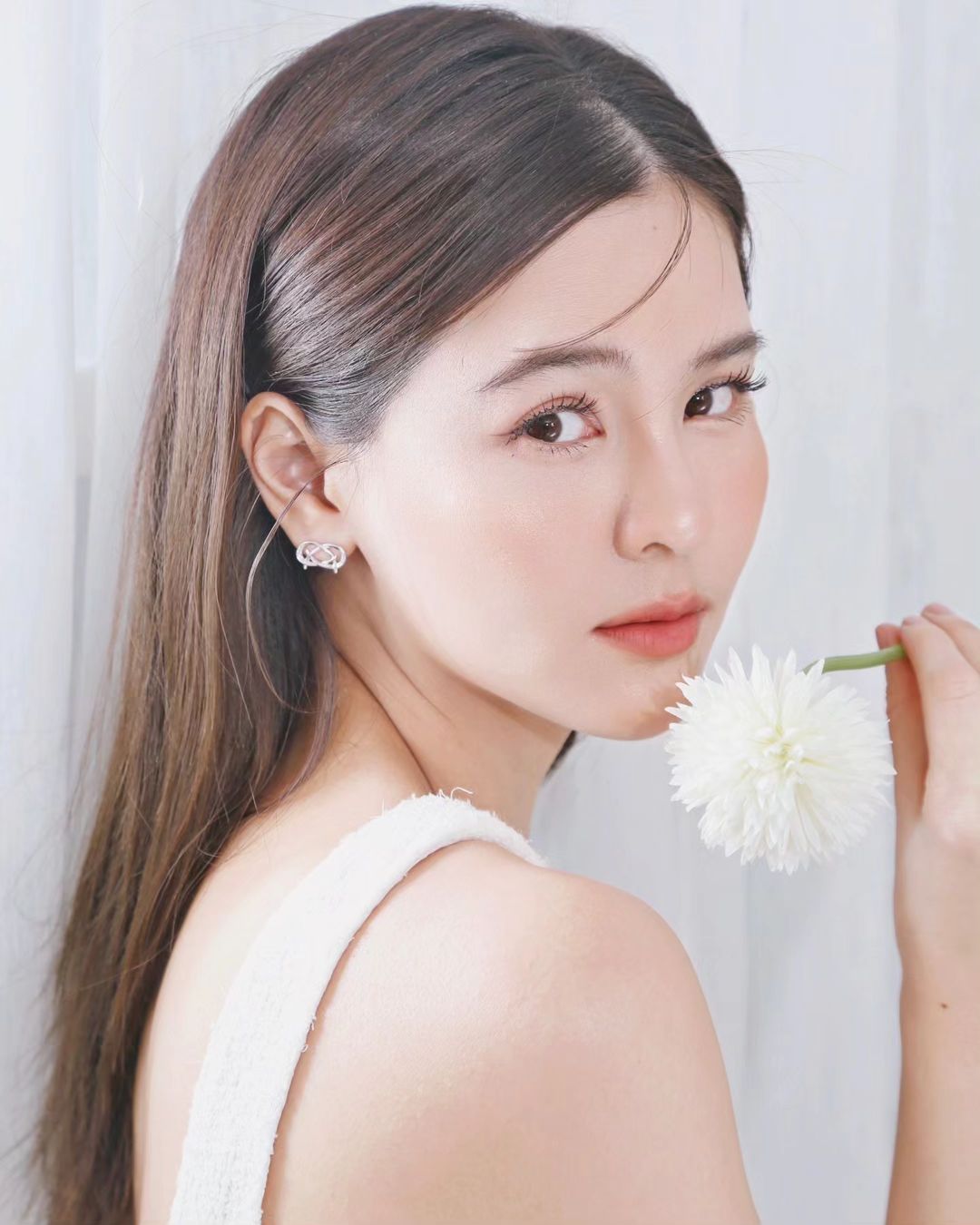 ออม - สุชาร์ มานะยิ่ง