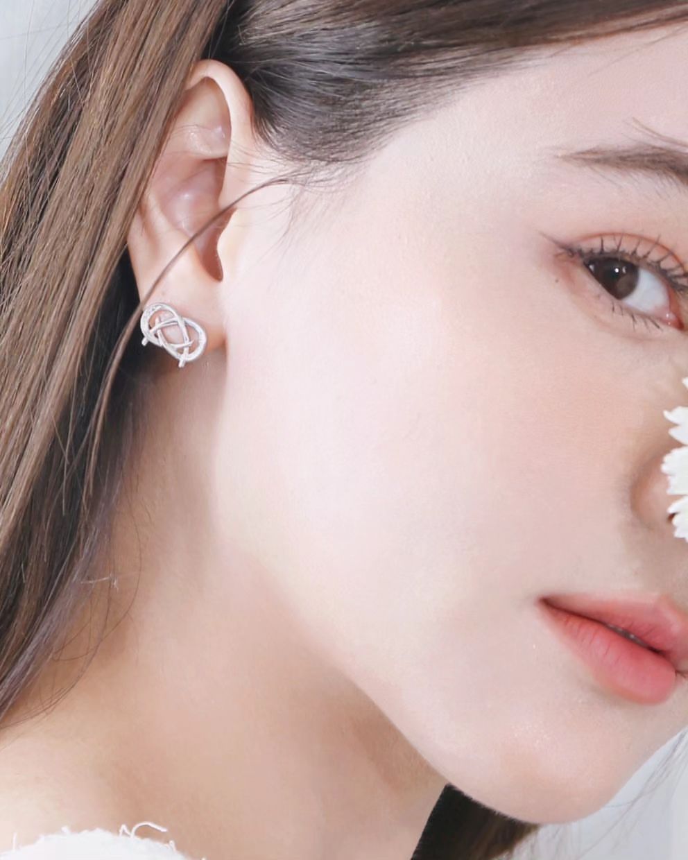 ออม - สุชาร์ มานะยิ่ง