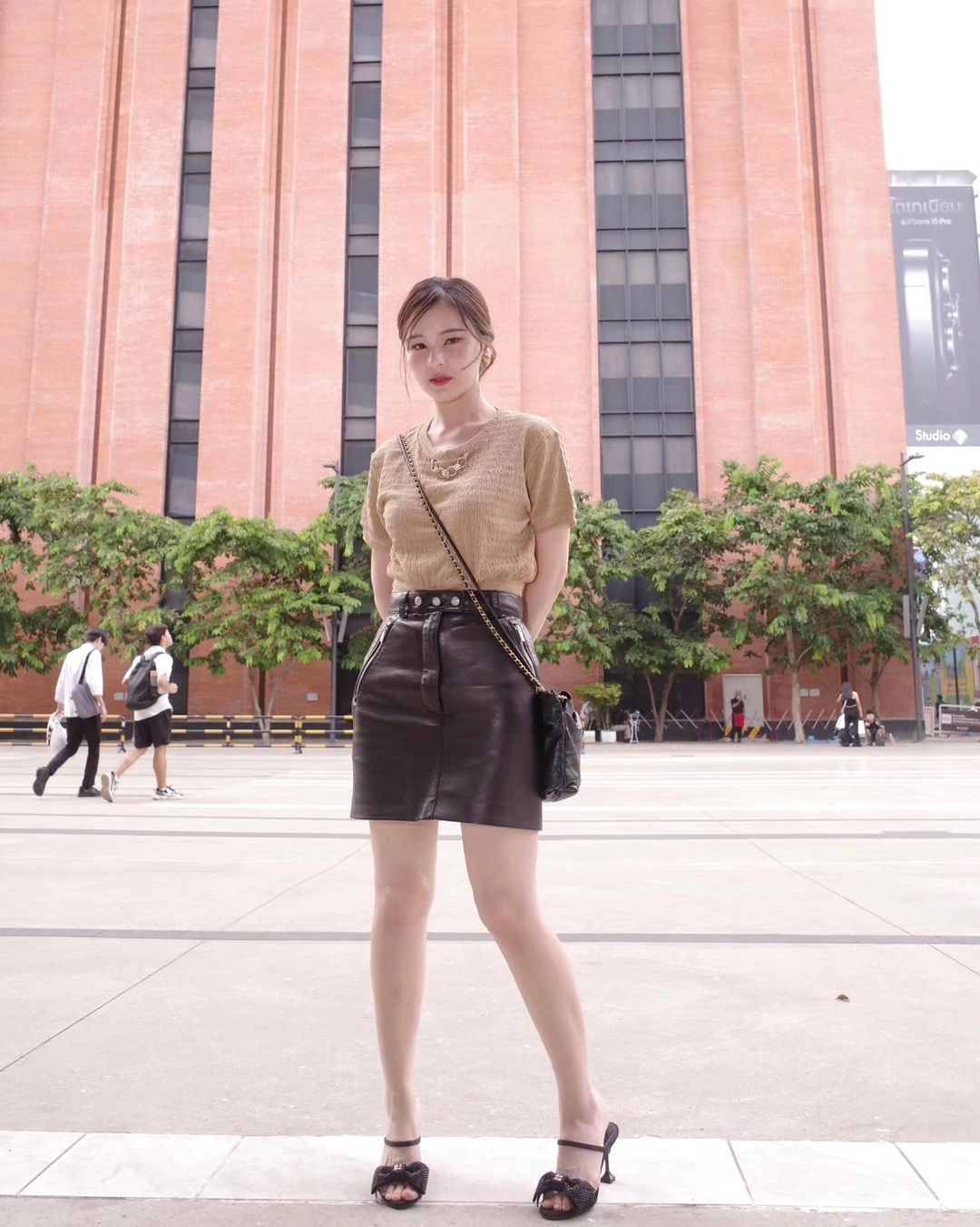 ออม - สุชาร์ มานะยิ่ง