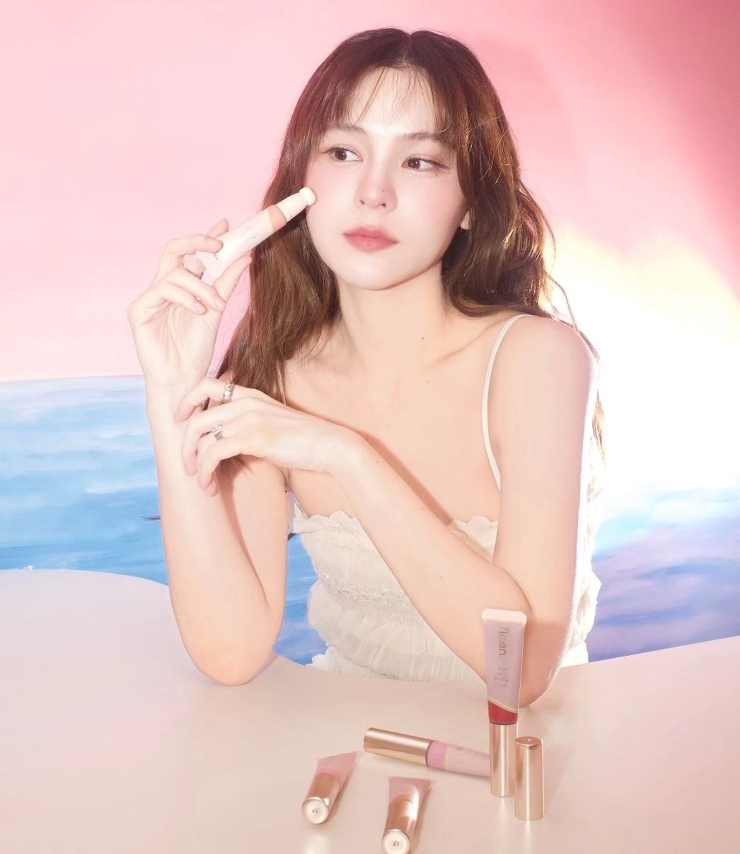 ออม - สุชาร์ มานะยิ่ง