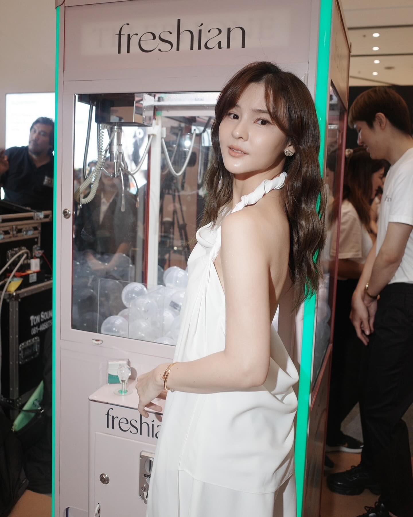 ออม - สุชาร์ มานะยิ่ง