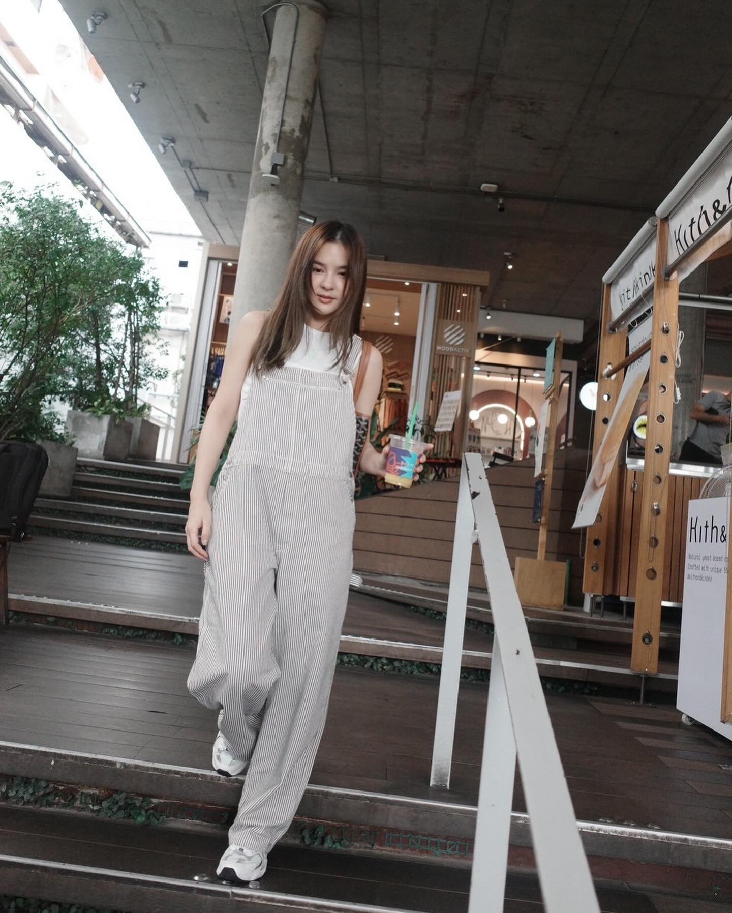 ออม - สุชาร์ มานะยิ่ง