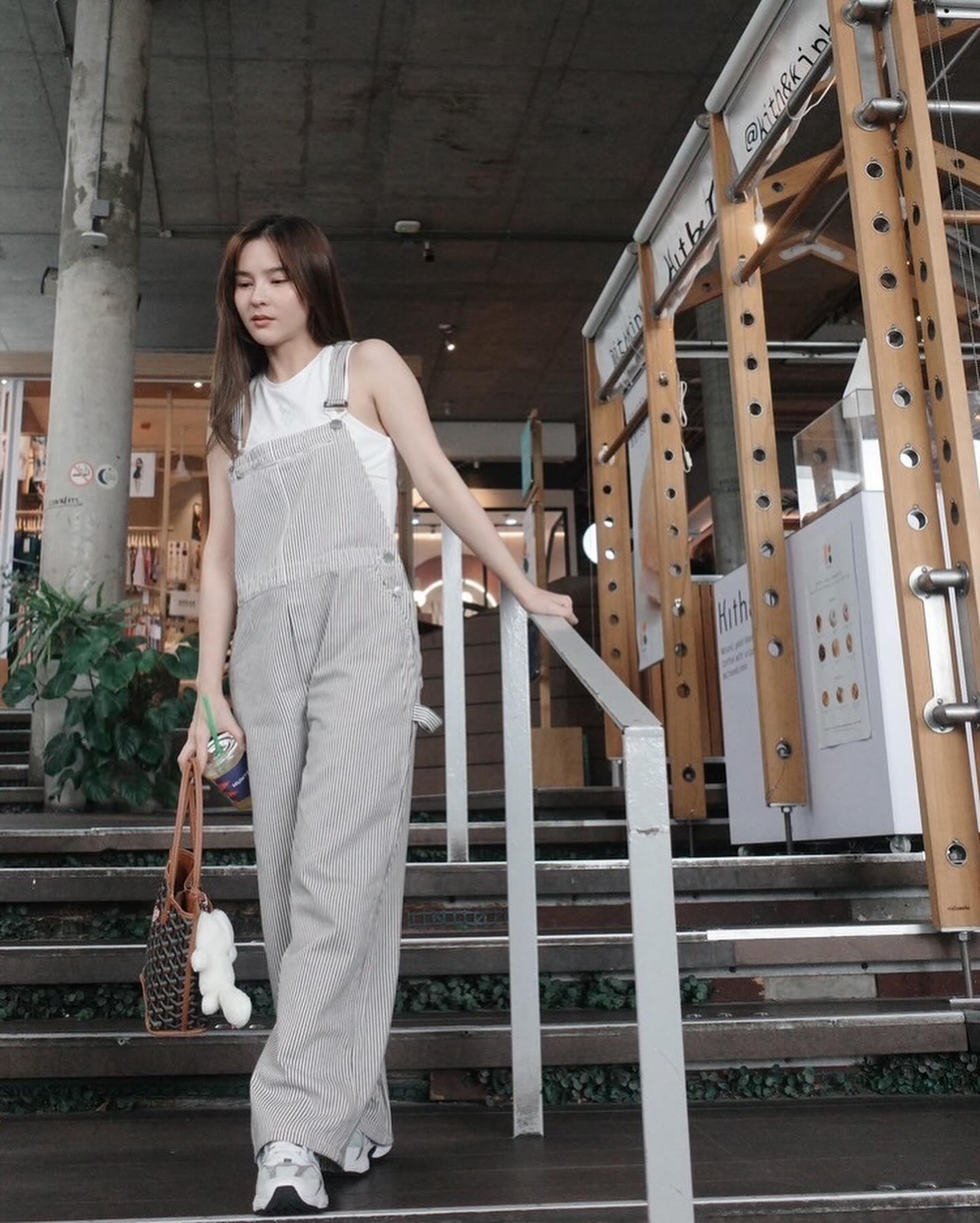 ออม - สุชาร์ มานะยิ่ง