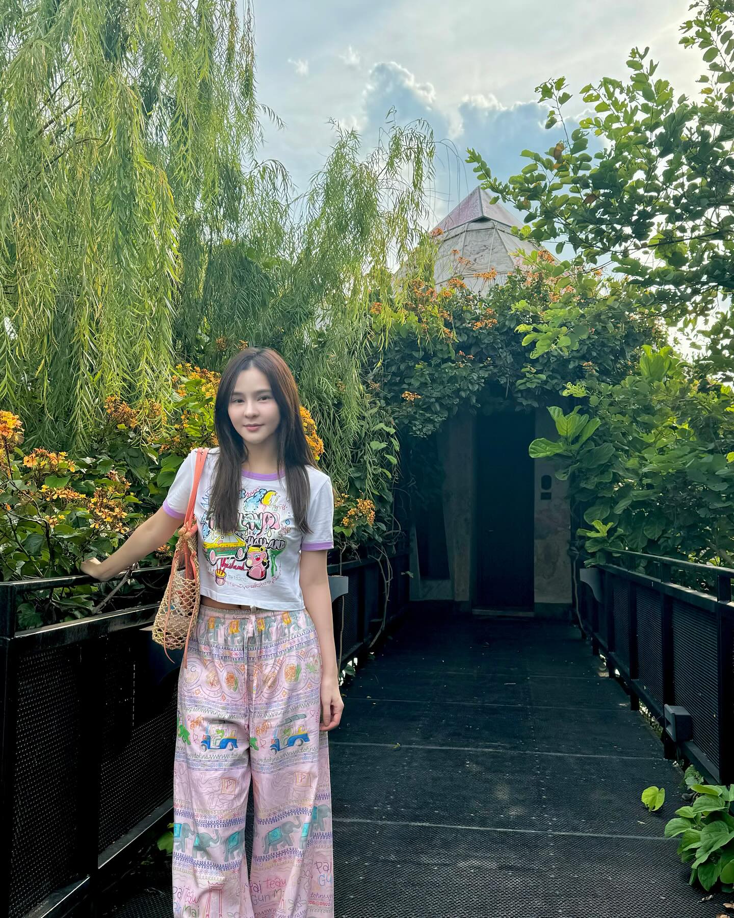 ออม - สุชาร์ มานะยิ่ง