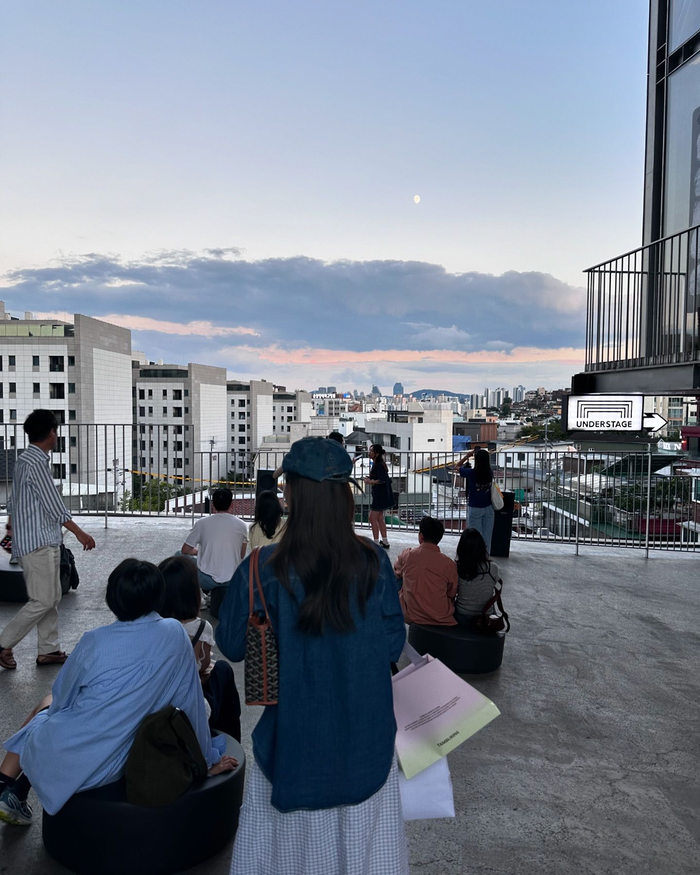 ออม - สุชาร์ มานะยิ่ง